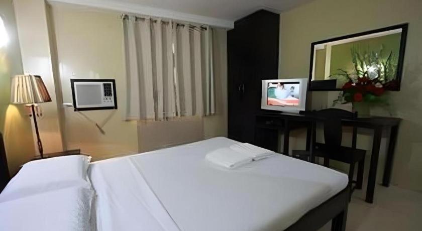 Sampaguita Suites Plaza Garcia Cebu Buitenkant foto